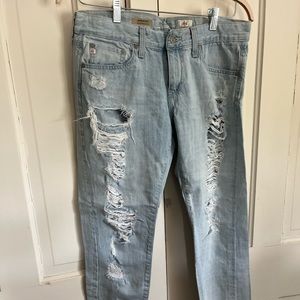 AG Nikki distressed crop Jean